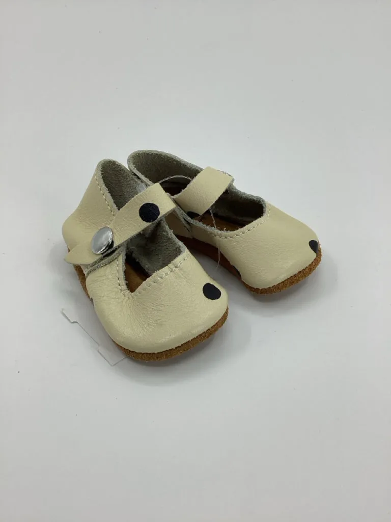 Mon Petit Child Size 1 Toddler Cream Baby/Walker Shoes